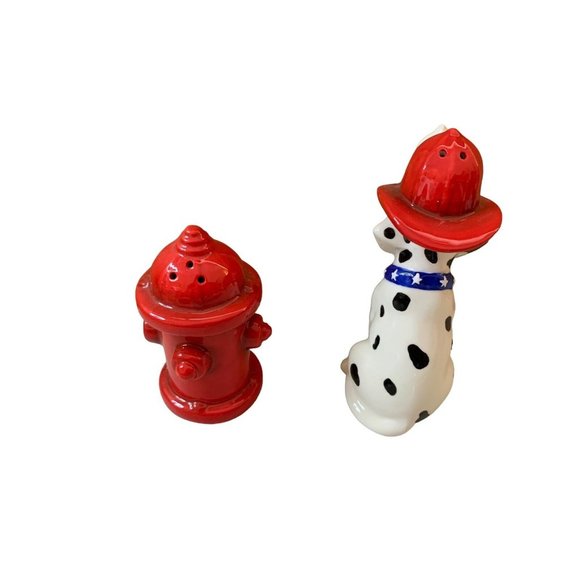 Westland Dalmatian/Dog & Fire Hydrant Salt & Pepper Shaker Set - No Box Magnetic - Picture 3 of 8